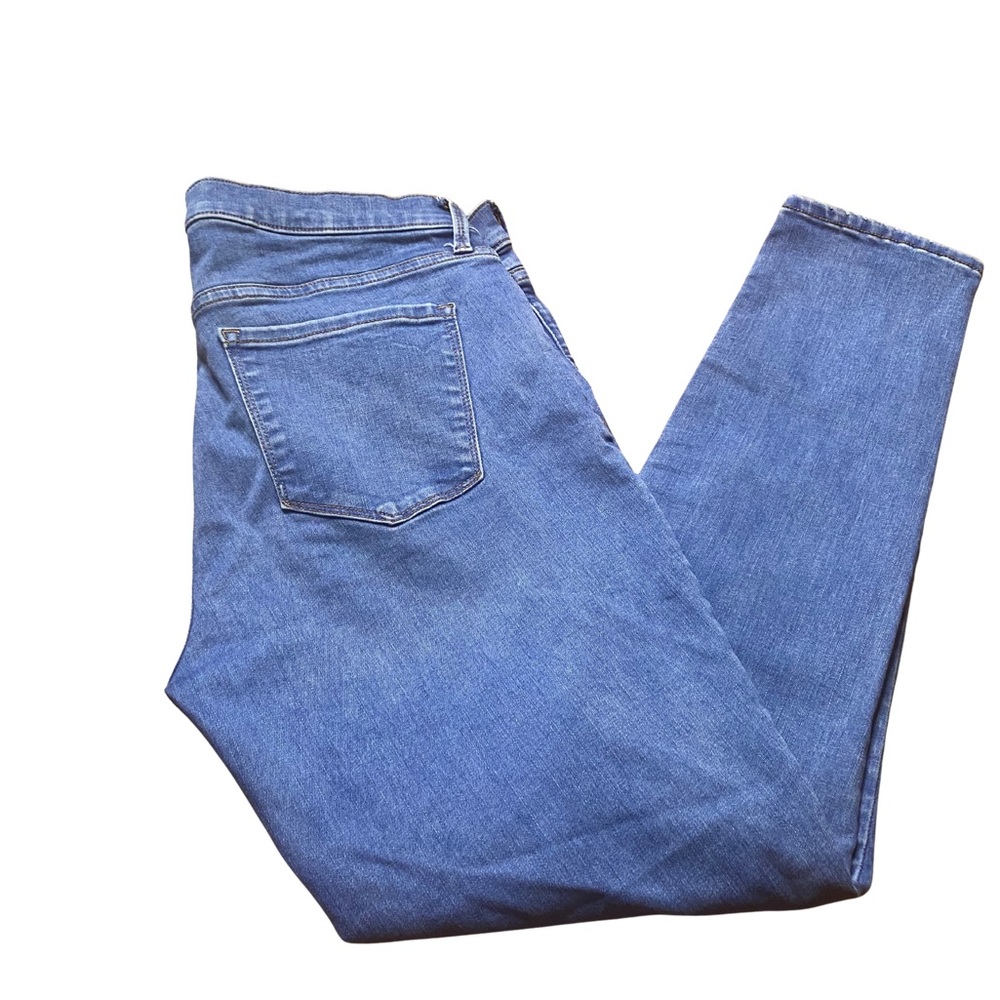 GAP True Skinny Light Wash Jeans – Size 32 Regular